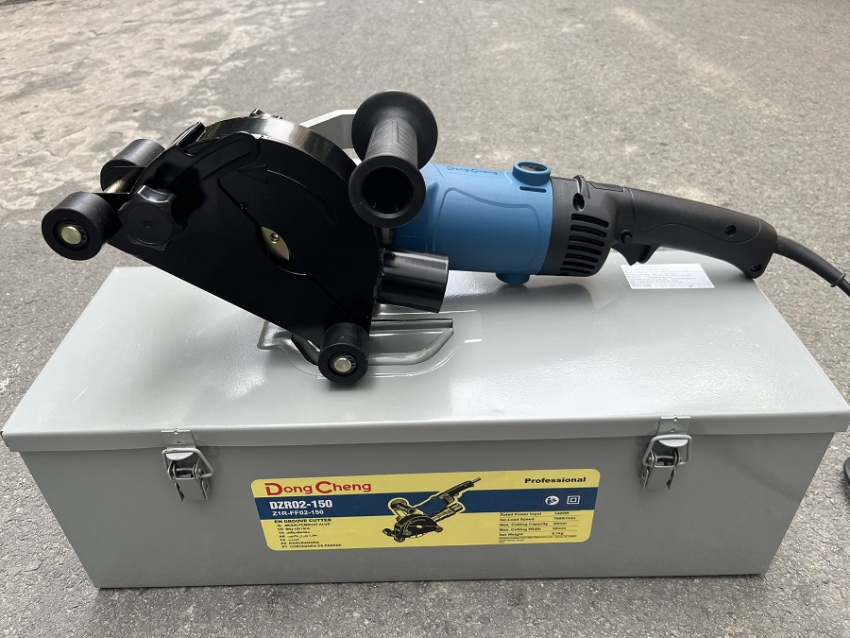 Máy cắt tường Dongcheng DZR02-150 1