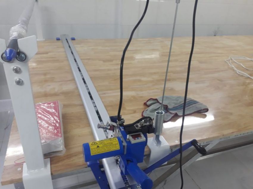Máy cắt vải đầu bàn Kaisiman CZD-B11 1