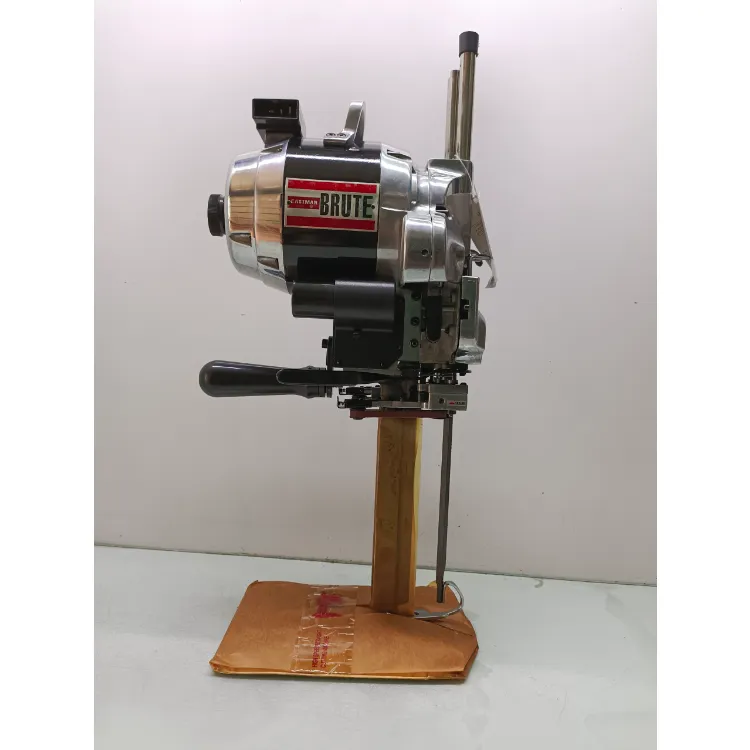 Máy cắt vải đứng East Man 627X 1