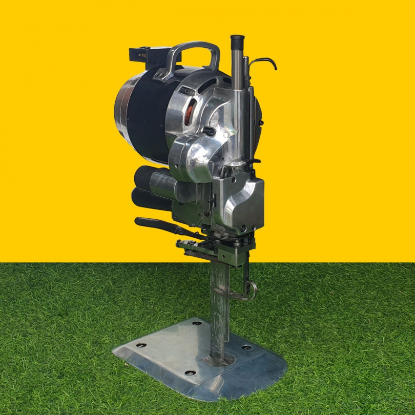 Máy cắt vải đứng Yamafuji AM1780 (1168W) có đèn 4