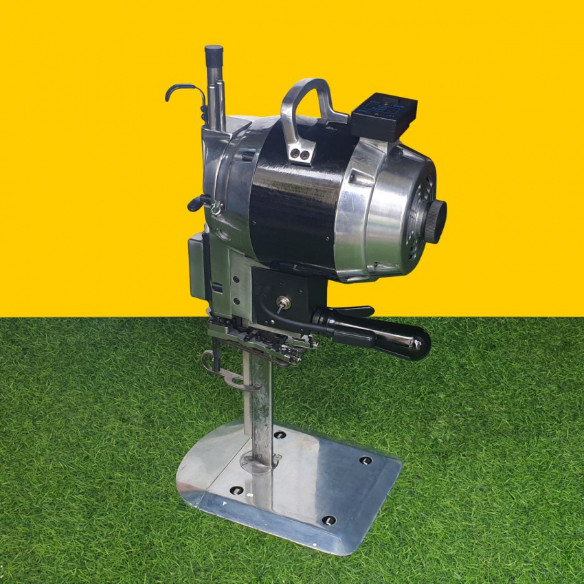 Máy cắt vải đứng Yamafuji AM1780 (1168W) có đèn 5