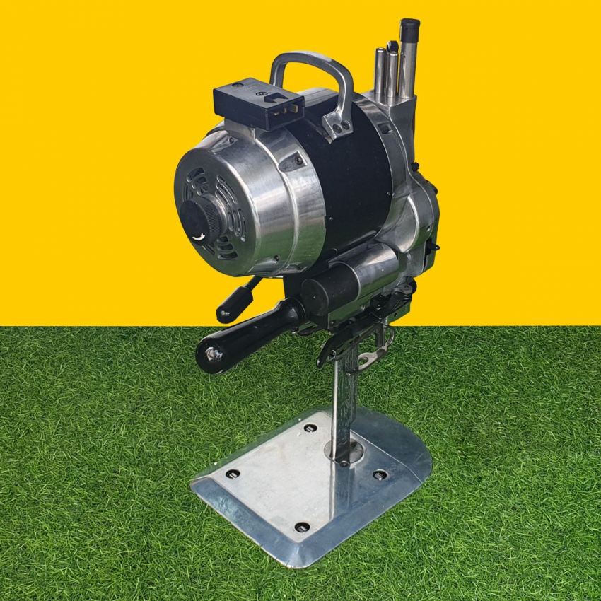 Máy cắt vải đứng Yamafuji AM1780 (1168W) có đèn 6