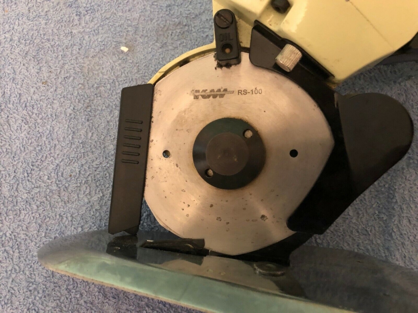 Máy cắt vải tầm tay Octa RS-100 8