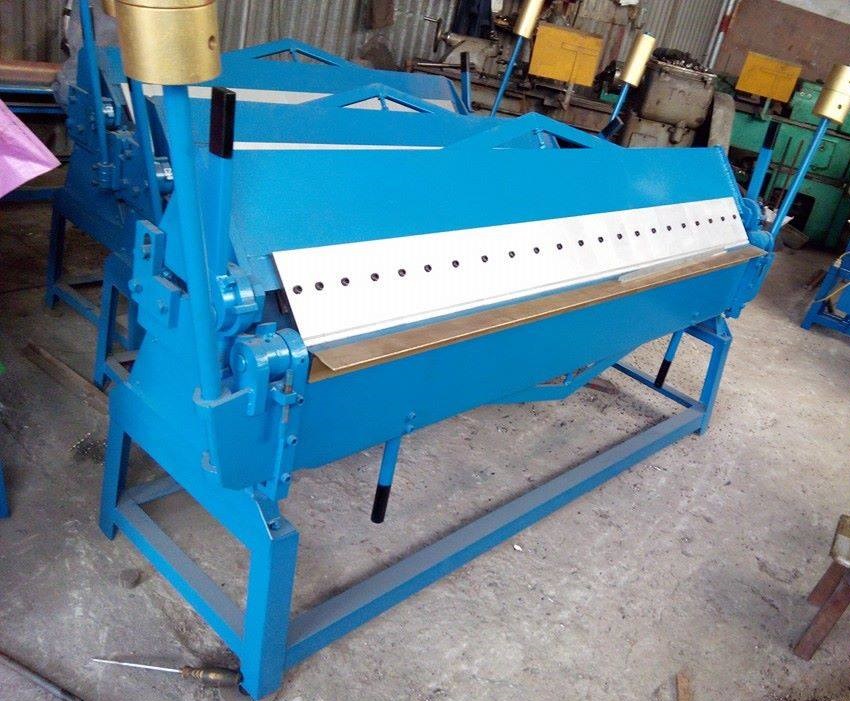 Máy chấn tôn tay 1250mm DBK CHTT-1007 1