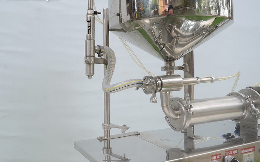 Máy chiết rót định lượng bằng khí nén DBK CR01 3