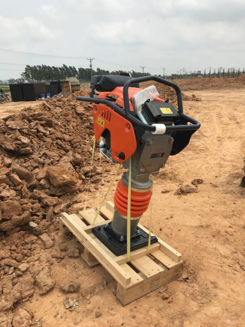 Máy đầm cóc Hitachi ZV75RL 0