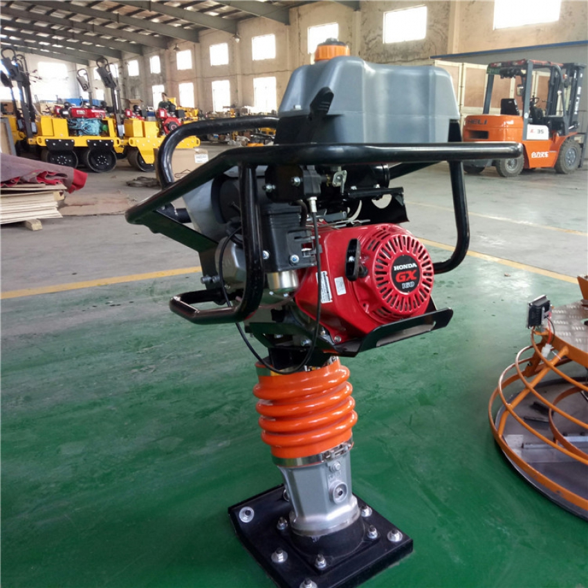 Máy đầm cóc Honda GX160 0
