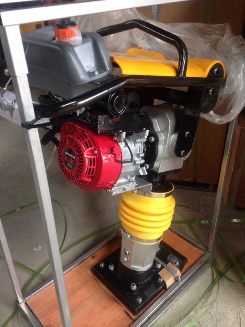 Máy đầm cóc Honda GX160 1