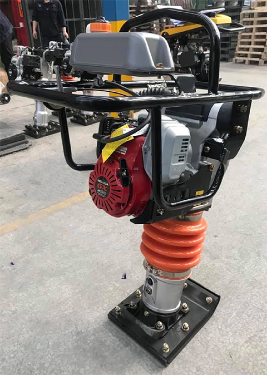 Máy đầm cóc Niki NK-77 0