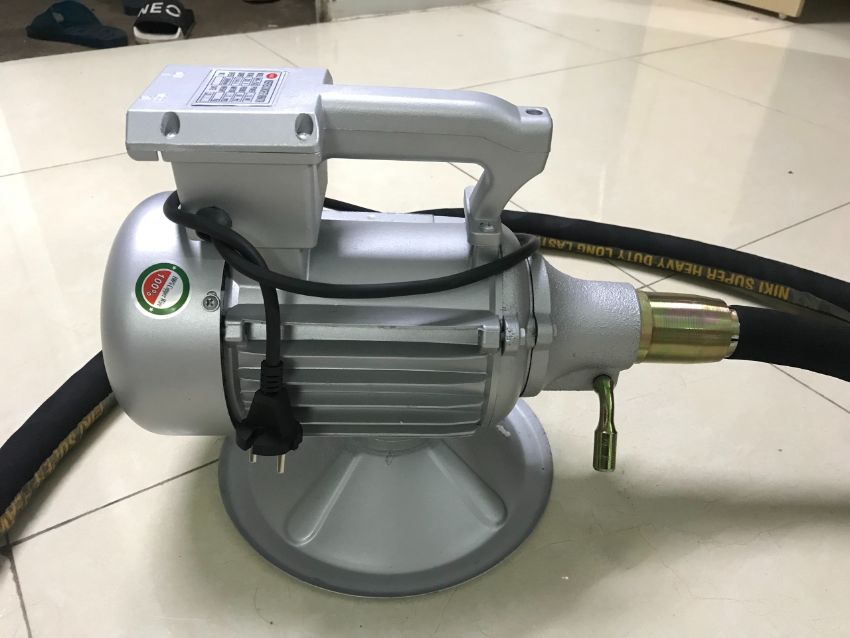 Máy đầm dùi DBK 2.2kW/220V dây đồng 3