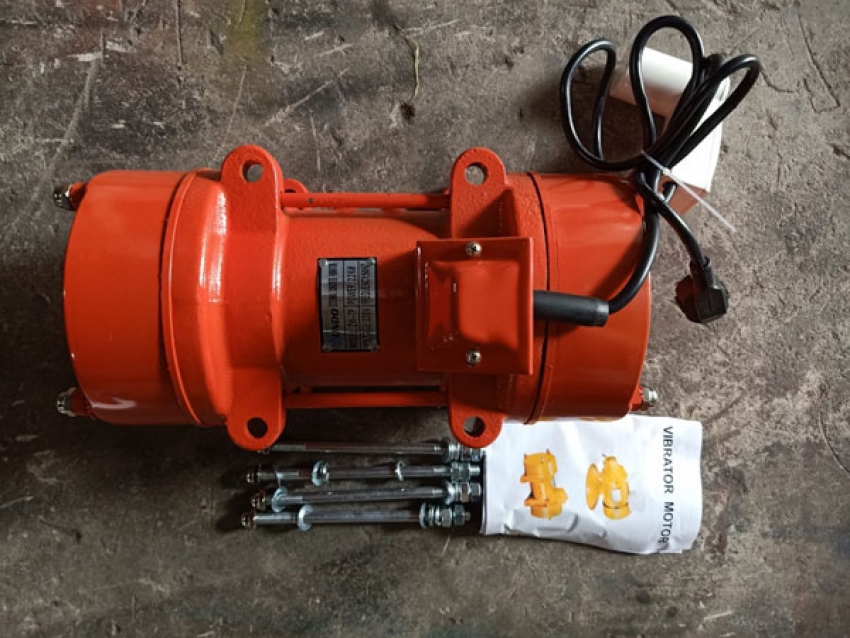 Máy đầm rung DBK 0.55kW/380V dây đồng 0