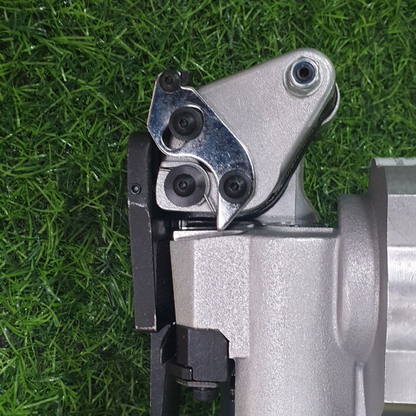 Máy đóng đai nhựa dùng khí nén XQD-19 4