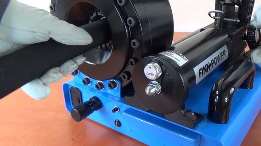 Máy ép tuy ô thủy lực dùng bơm tay DBK P16HP 1