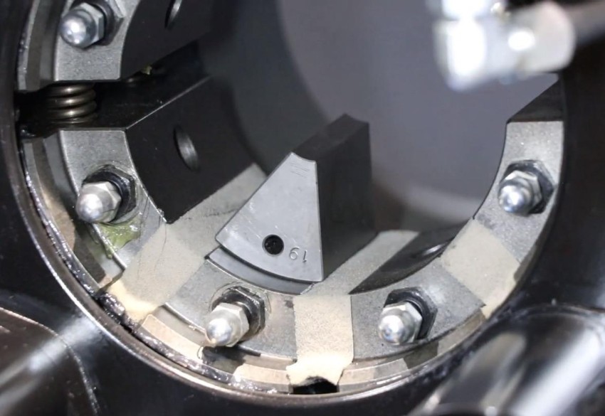 Máy ép tuy ô thủy lực FINN POWER P20NMS 4