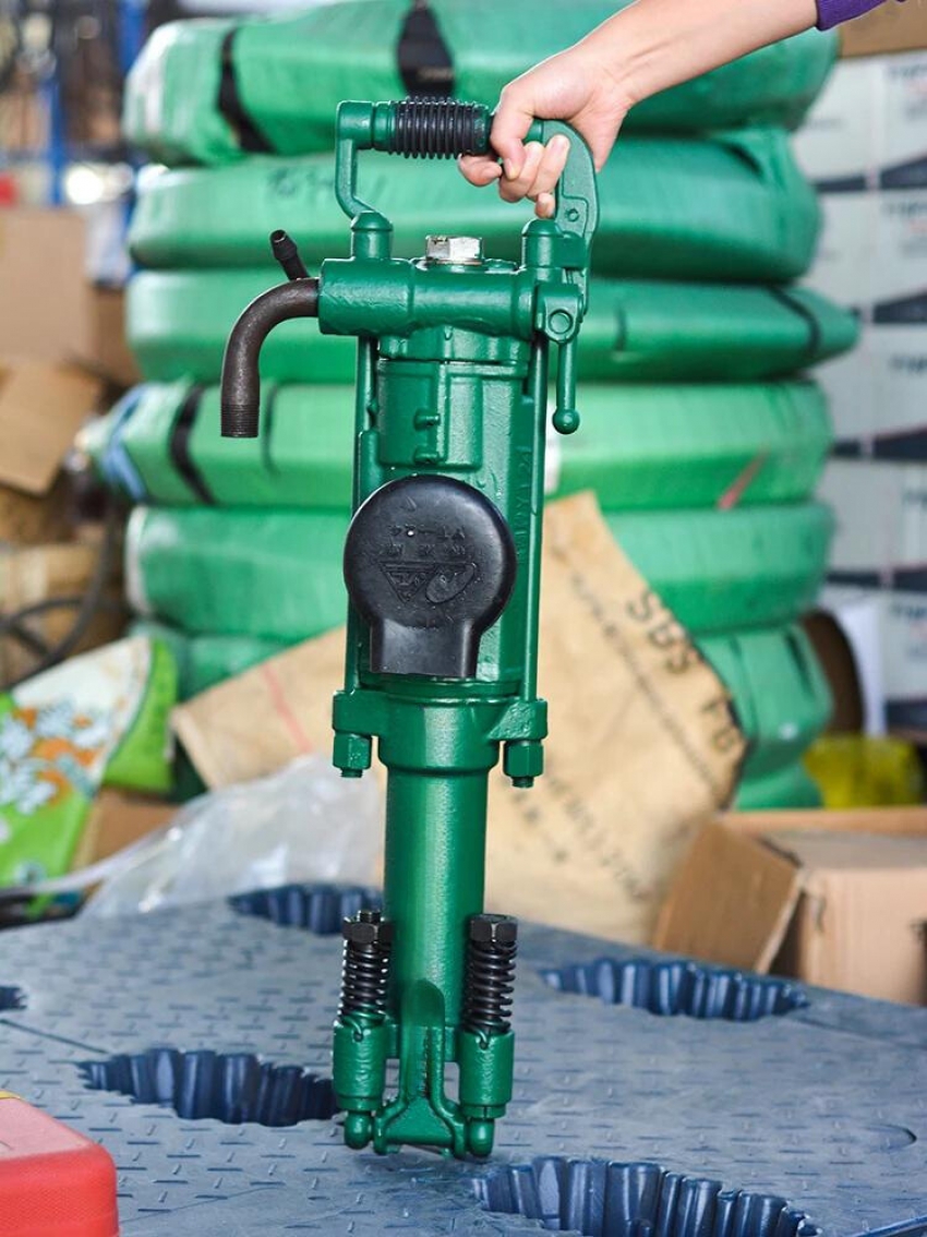 Máy khoan đá YT24 0