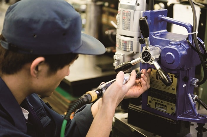 Cấu tạo của máy khoan từ 2