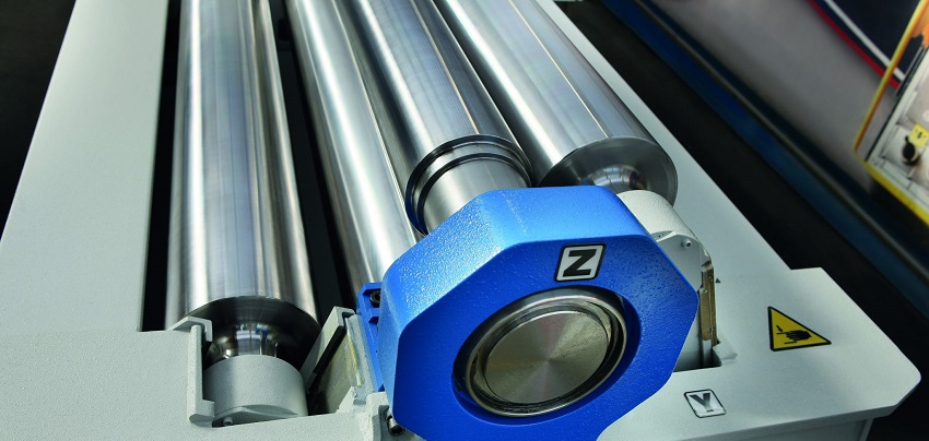 Máy lốc tôn điện 1250mm, dày 3.0mm DBK 125030 2