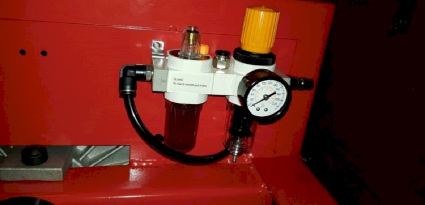 Máy ra vào lốp xe máy, ô tô, xe tải nhỏ Rotaly RY-822 3