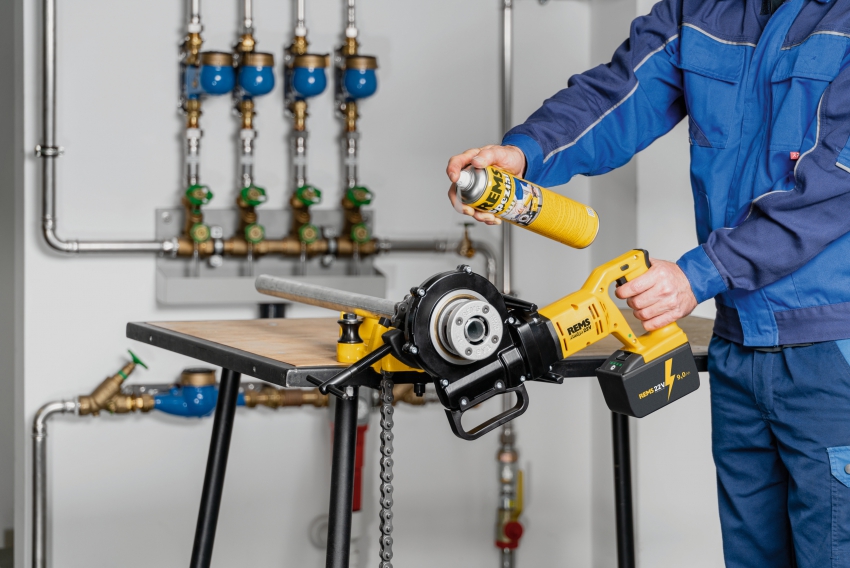 Máy ren ống cầm tay chạy pin 16 - 32mm REMS AMIGO 22V 4