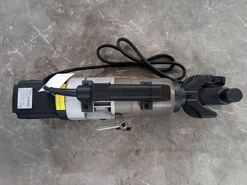 Máy uốn sắt thủy lực NRB-22E 2