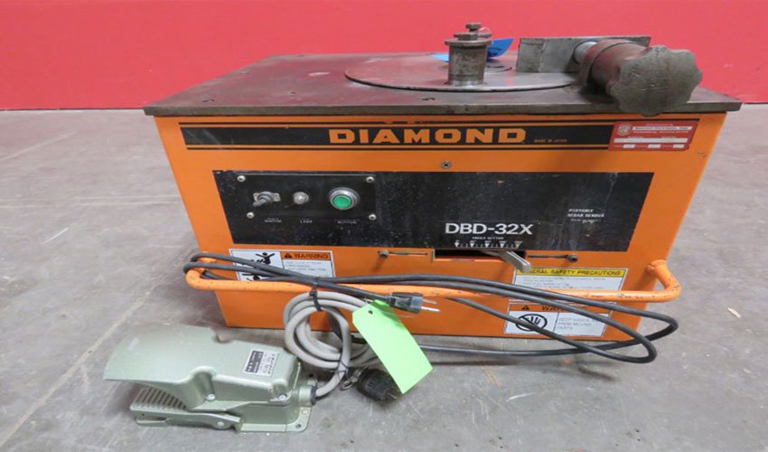Máy uốn sắt bán tự động 32mm Diamond DBD-32X 1