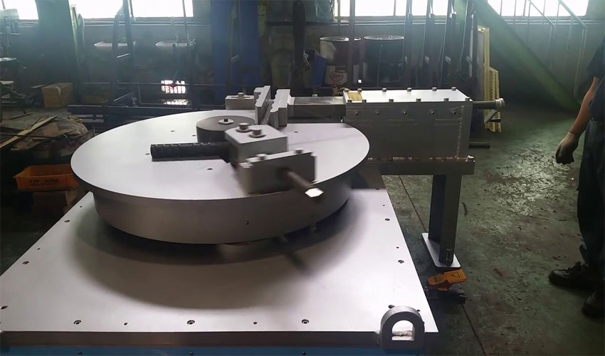 Máy uốn sắt 57mm Kunwoo KMB-57H 1