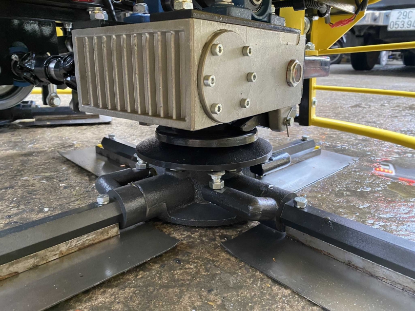 Máy xoa nền đôi Dynamic QUM-65 4