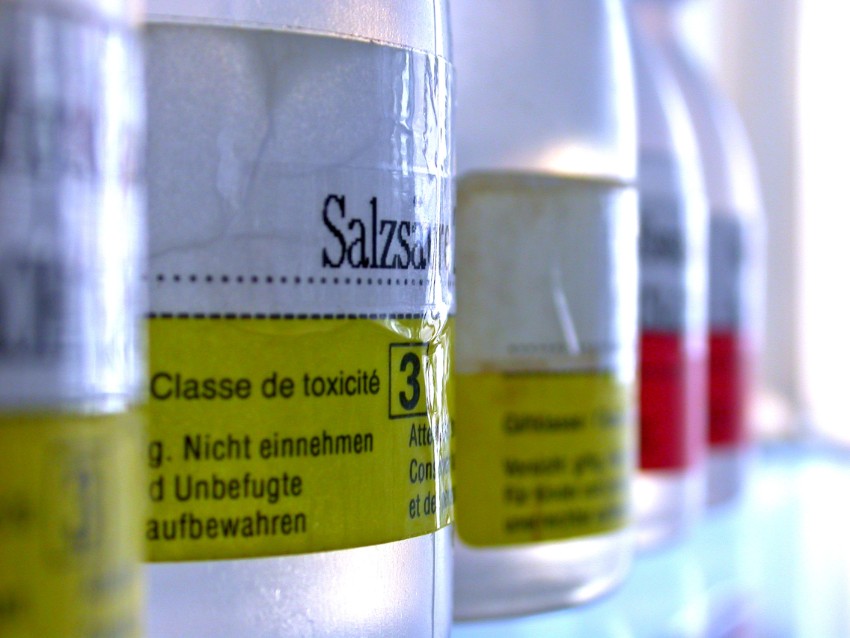 Máy đóng nắp chai 11