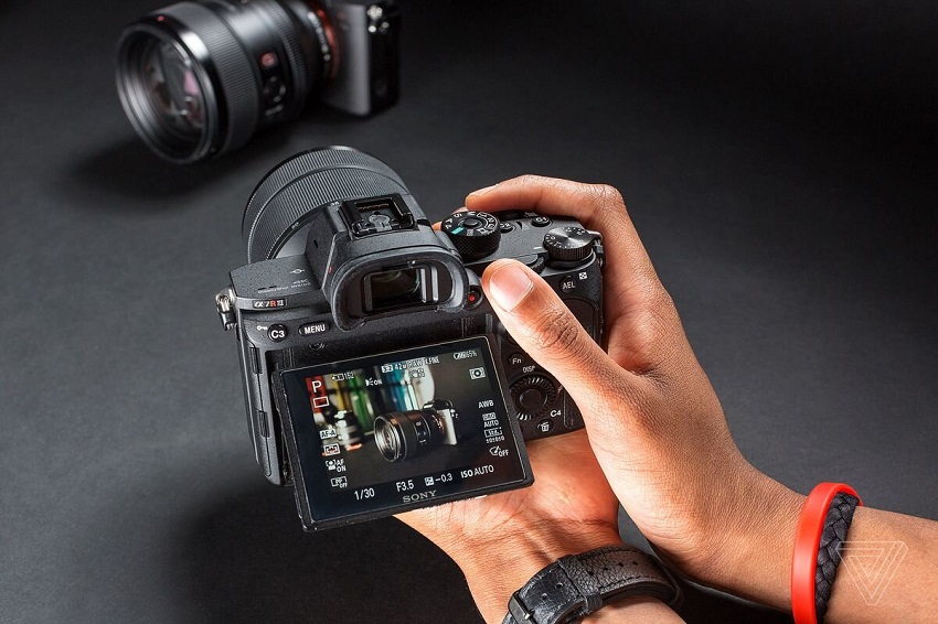 máy ảnh canon m10