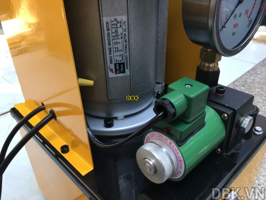BÆ¡m Äiá»n thá»§y lá»±c 8 lÃt dầu TLP HHB-630F