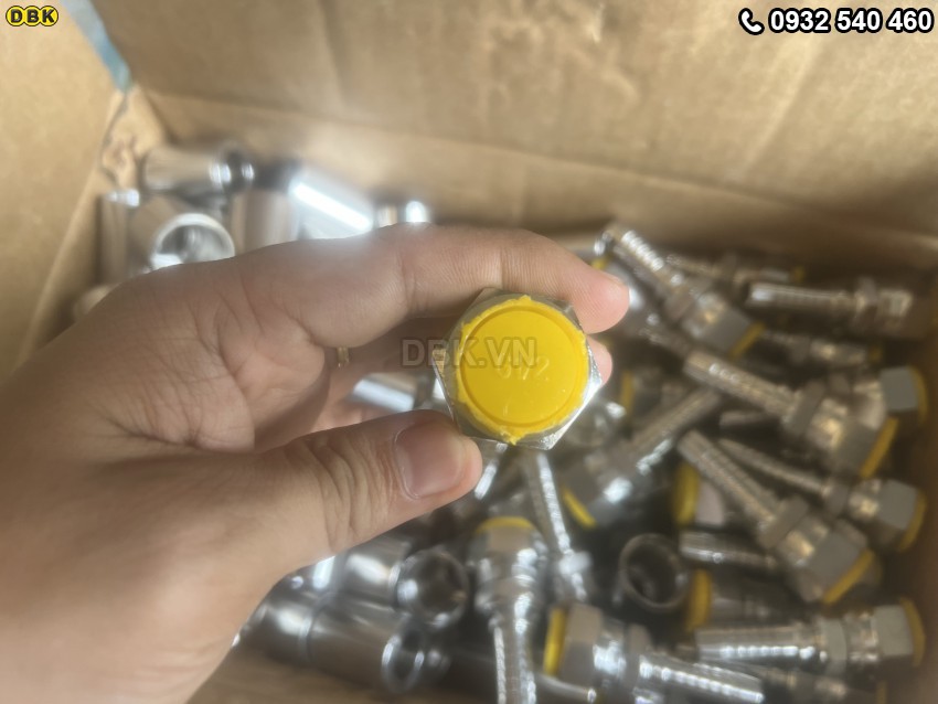 Đầu cút thẳng 2 giác 1/2 inch Nhật lõm INOX 304 2