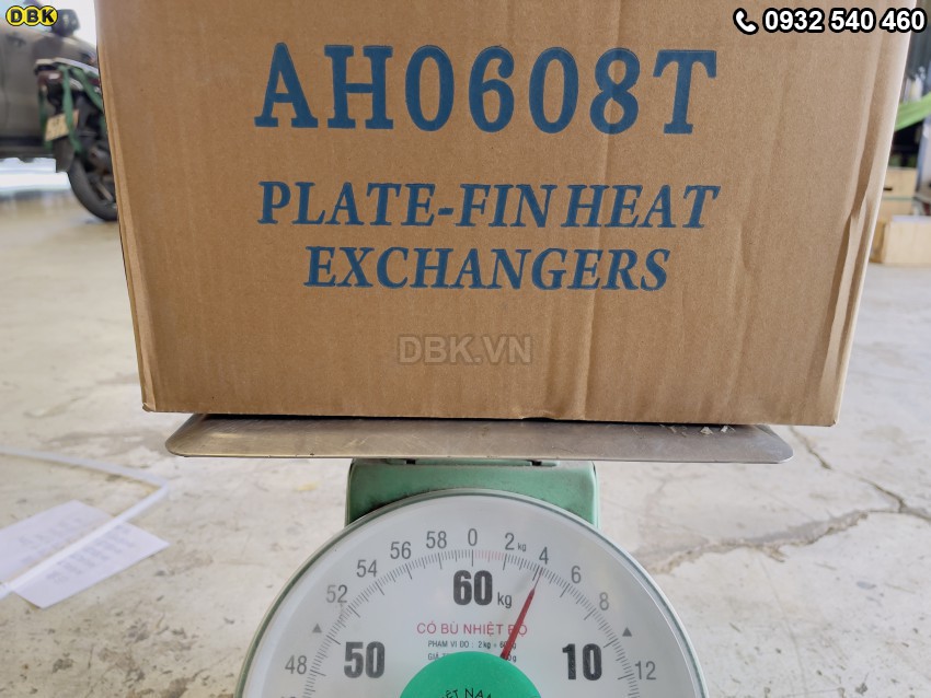 Két giải nhiệt dầu thủy lực AH0608T - 24V 9