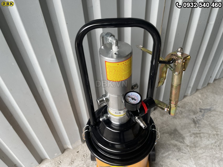 Máy bơm mỡ GZ-8 (12 lít) 4