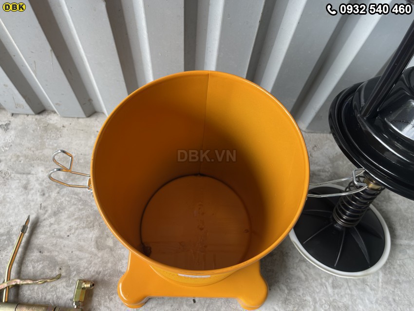 Máy bơm mỡ GZ-8 (12 lít) 6