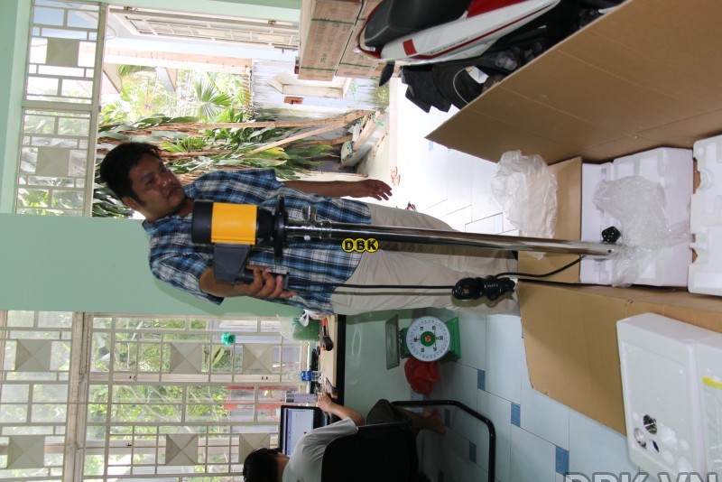 Máy bơm thùng phuy 220V Inox 316 DBK LG-1014D 2