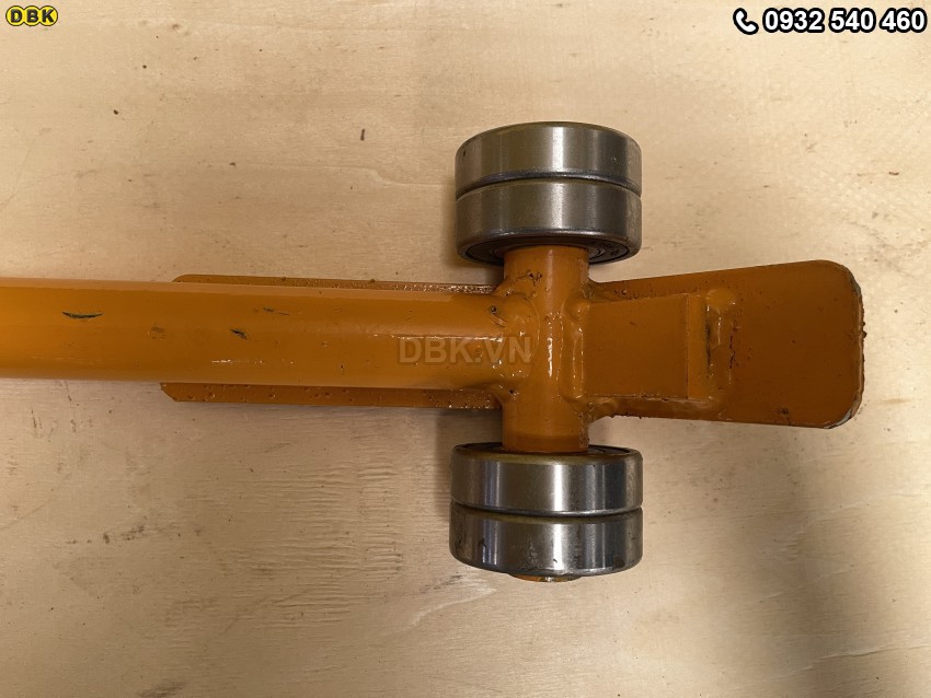 Xà beng nâng có bánh xe 3 tấn 6