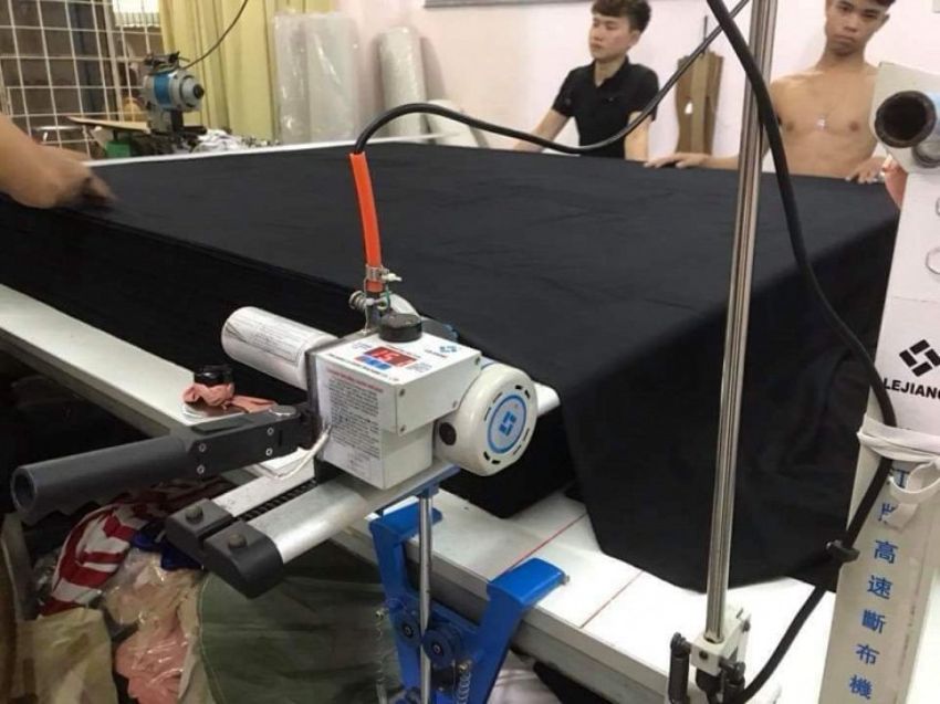 Máy cắt vải đầu bàn cơ Lejiang YJ-108D 3