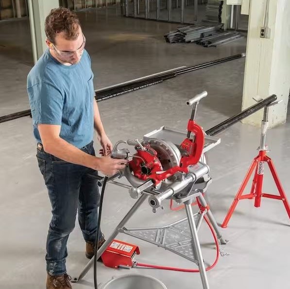 Một số lưu ý khi sử dụng máy tiện ren ống