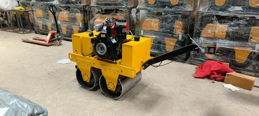 Cách sử dụng xe lu dắt tay