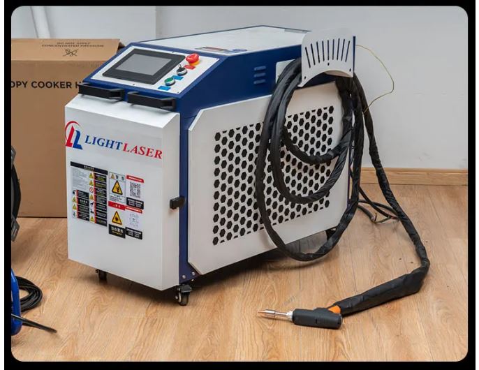 Máy hàn laser fiber BWT 1500W 10