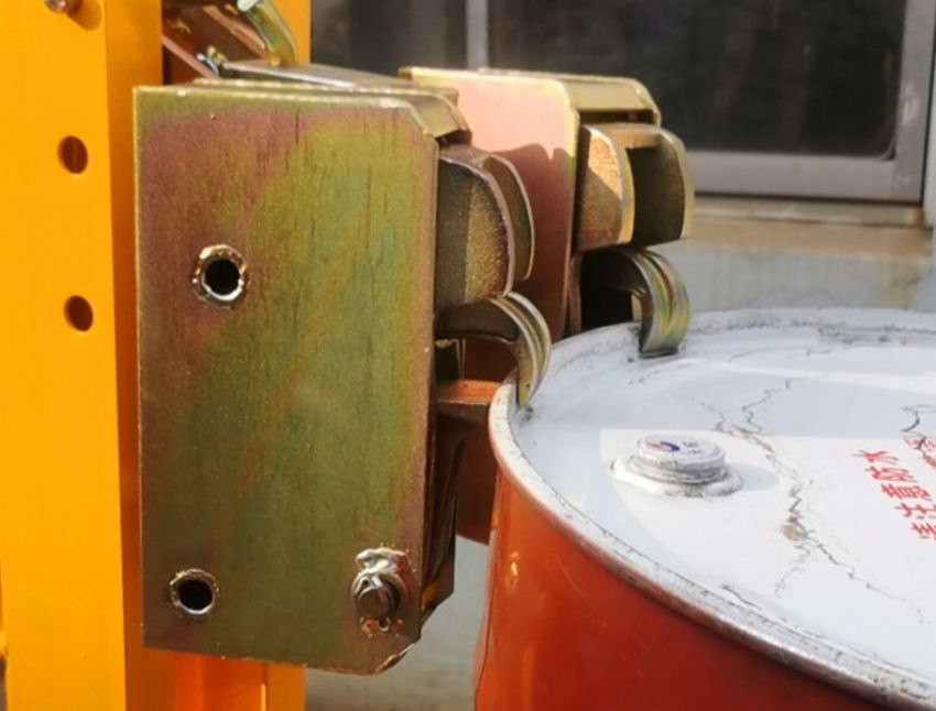 Cấu tạo của bộ kẹp thùng phuy