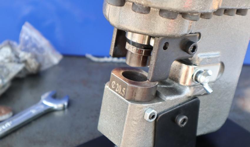 Cách bảo dưỡng máy đột lỗ thủy lực cầm tay