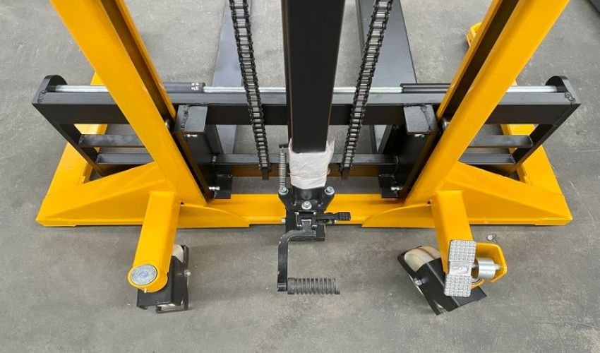 Độ bền của xe nâng tay phụ thuộc vào vật liệu và chất lượng gia công