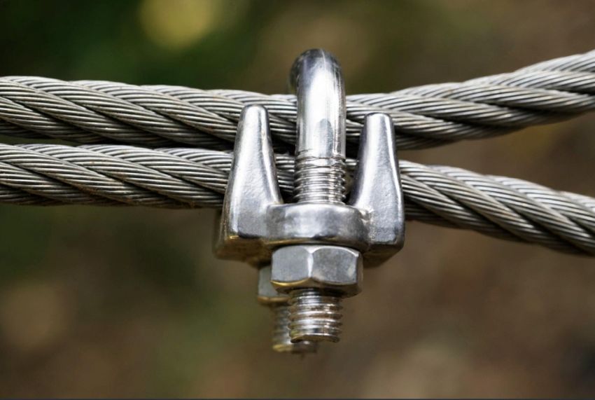 Cách lắp đặt cóc kẹp cáp đúng kỹ thuật 1