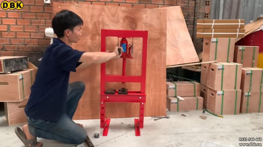 Các bước sử dụng máy ép thủy lực 2
