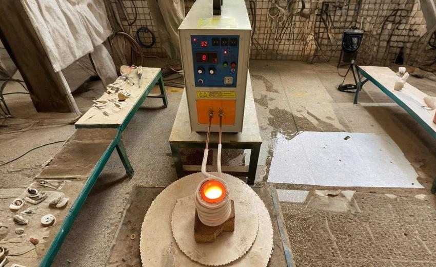 Cách vệ sinh và kiểm tra cách điện của cuộn dây nung cảm ứng