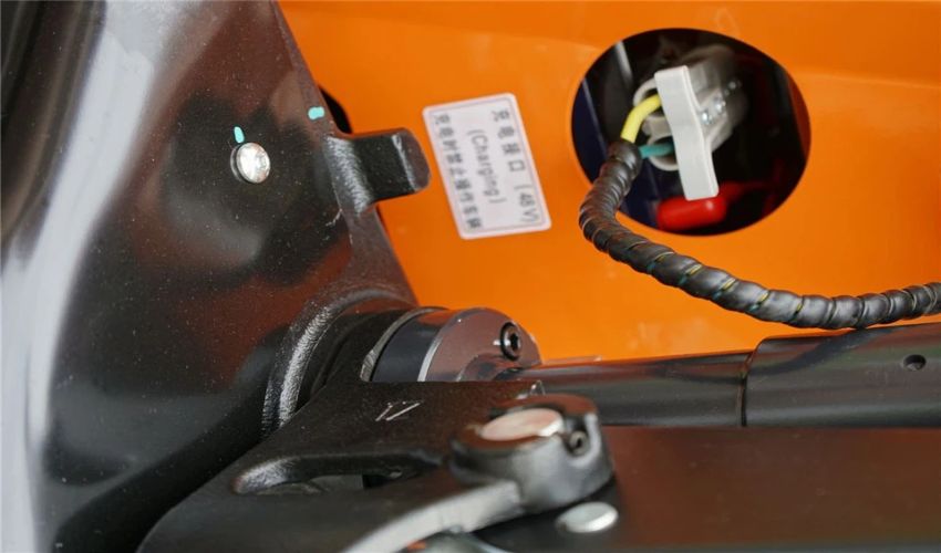 Cấu tạo xe nâng tay điện thấp