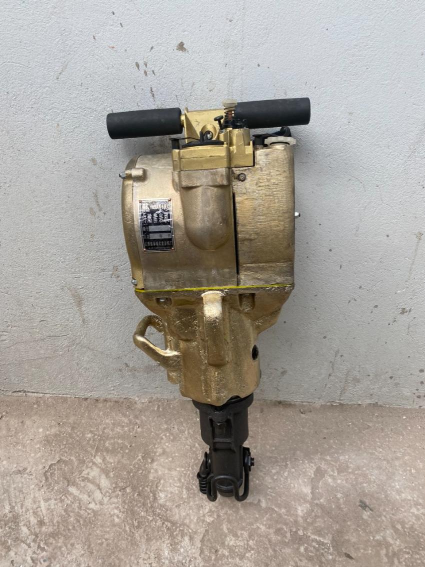 Cần lưu ý gì khi thuê máy khoan đá?