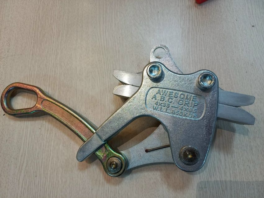 Cóc kẹp cáp là gì?