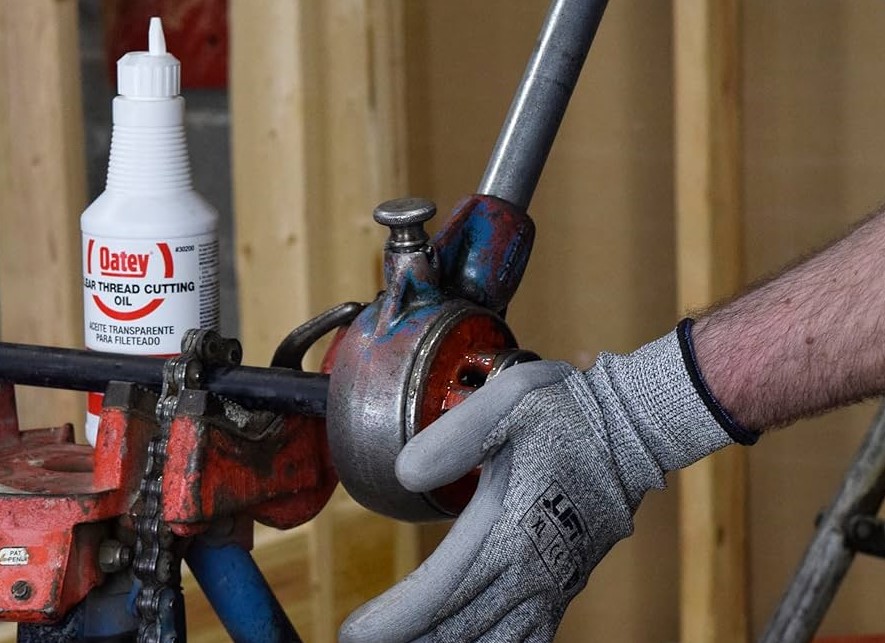 Một số lưu ý khi sử dụng dầu cắt ren ống